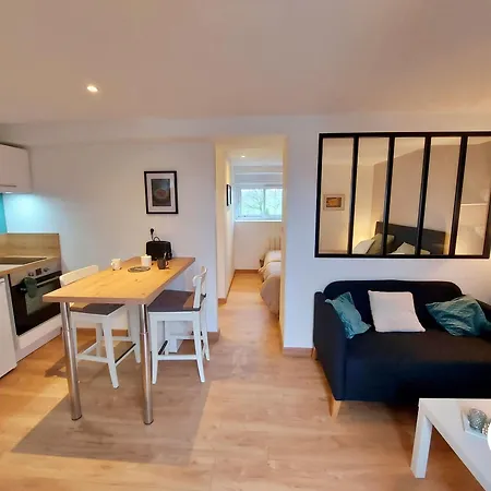Nid Douillet Avec Piscine Chauffee, Terrasse Et Sentiers De Randonnee - Fr-1-600-235 Montsûrs