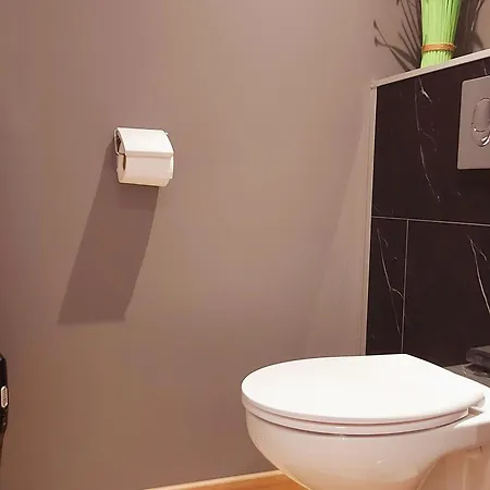 Nid Douillet Avec Piscine Chauffee, Terrasse Et Sentiers De Randonnee - Fr-1-600-235 * Montsûrs